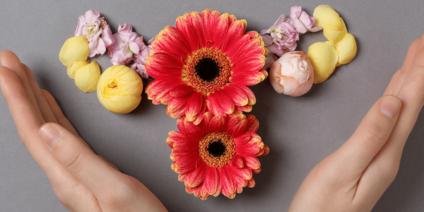 Utero representado con flores