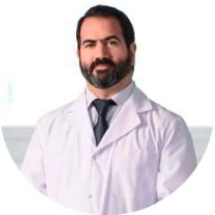 Doctor Layus, médico profesional en bata blanca